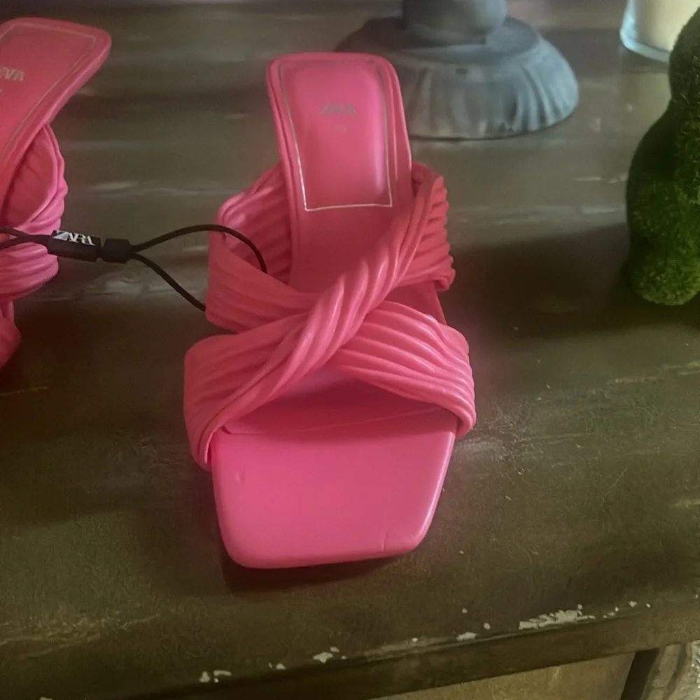 Zara solid pink color square toe dress pump heeled sandal - Picture 3 of 4
